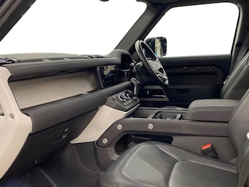 Used Land Rover Defender 2023 for sale - 76778308: Photo