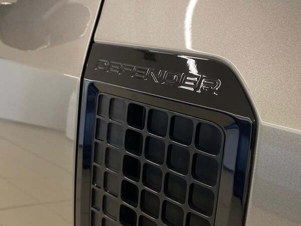 Used Land Rover Defender 2022 for sale - 76093602: Photo 28