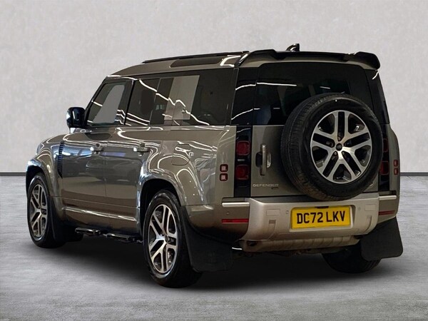 Used Land Rover Defender 2022 for sale - 76093602: Photo 2