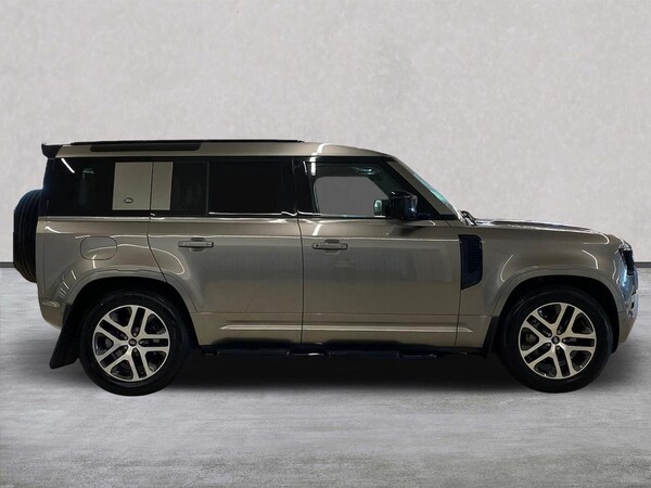 Used Land Rover Defender 2022 for sale - 76093602: Photo 5