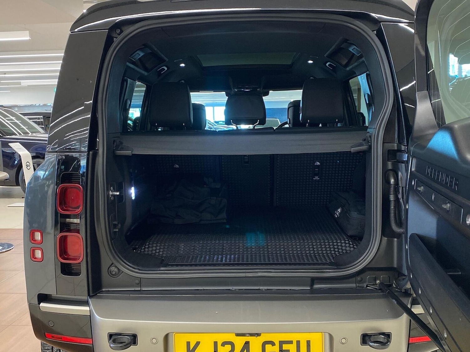 Used Land Rover Defender 2024 for sale - 77489466: Photo 10