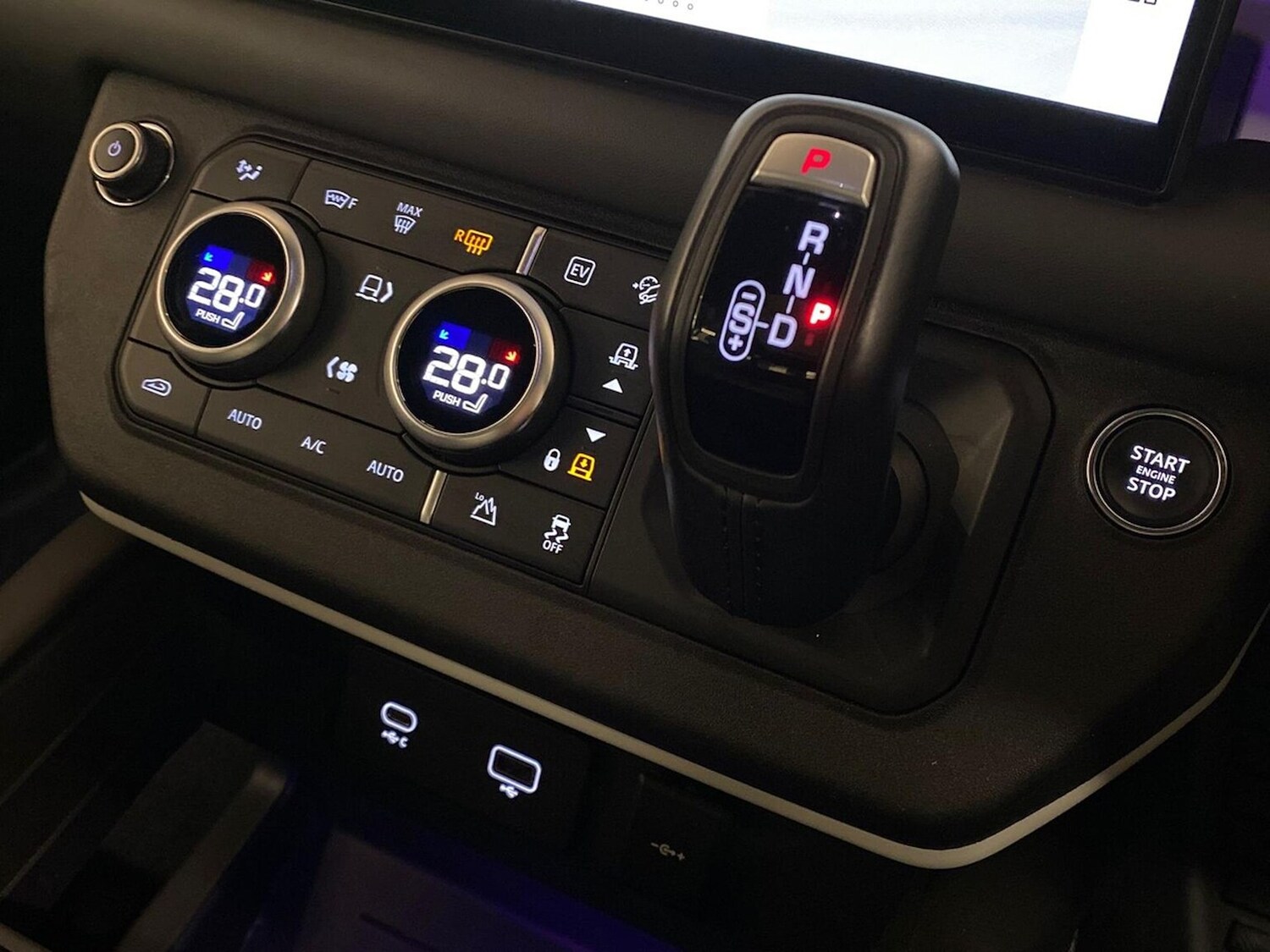 Used Land Rover Defender 2024 for sale - 77489466: Photo 13