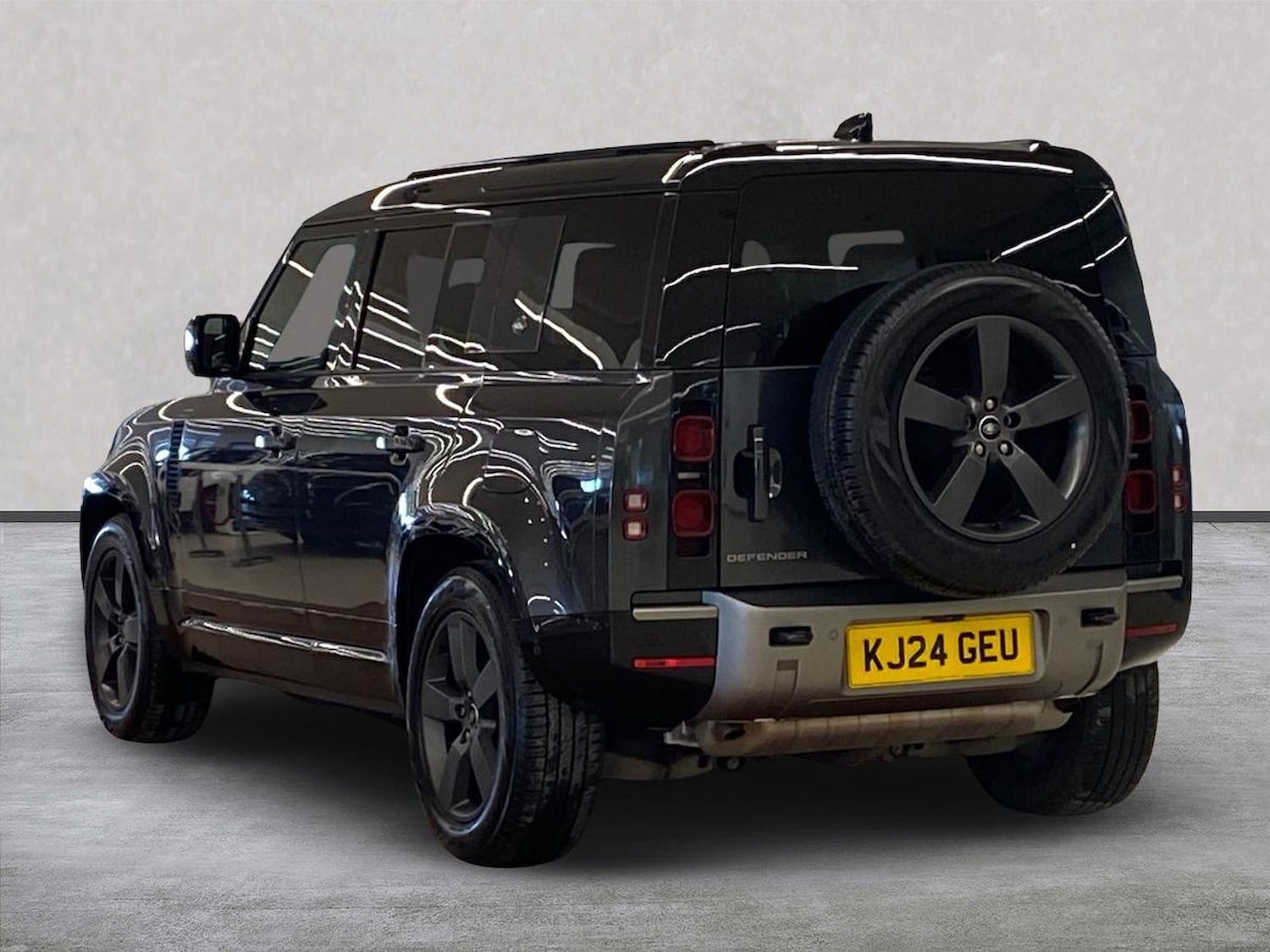 Used Land Rover Defender 2024 for sale - 77489466: Photo 2