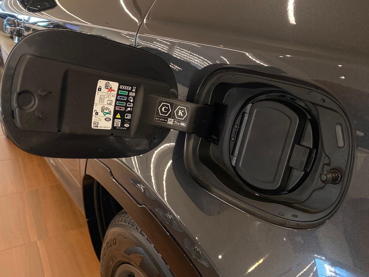 Used Land Rover Defender 2024 for sale - 77489466: Photo 33