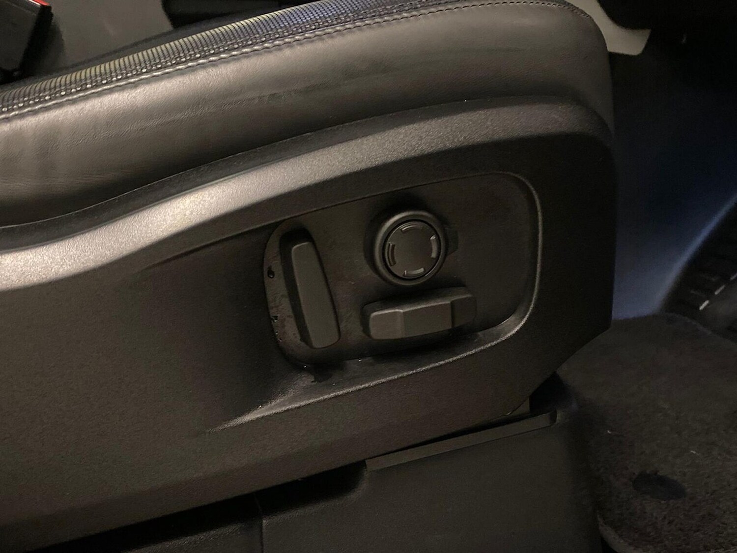 Used Land Rover Defender 2024 for sale - 77489466: Photo 34