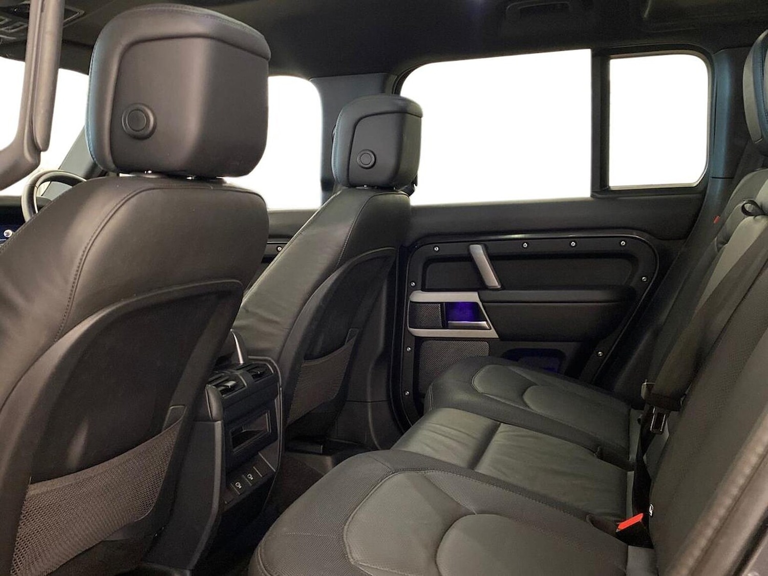 Used Land Rover Defender 2024 for sale - 77489466: Photo 4