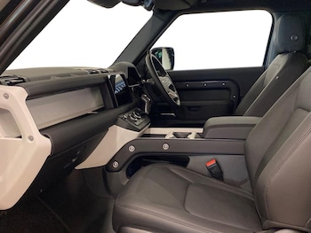 Used Land Rover Defender 2025 for sale - 75599028: Photo