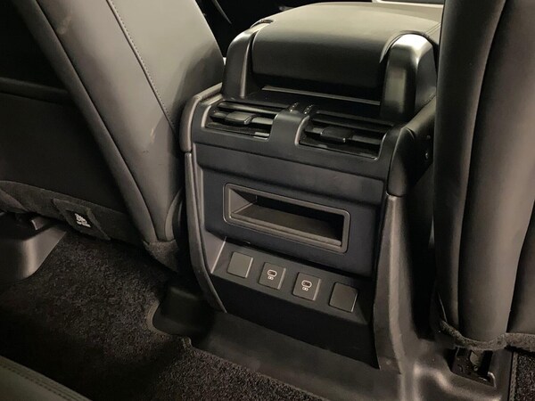 Used Land Rover Defender 2025 for sale - 76127290: Photo 11