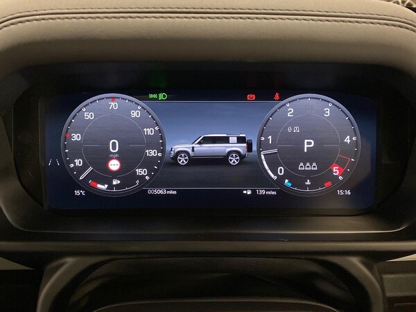 Used Land Rover Defender 2025 for sale - 76127290: Photo 17
