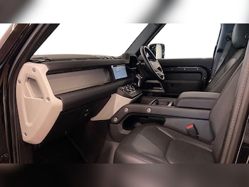 Used Land Rover Defender 2024 for sale - 78237962: Photo