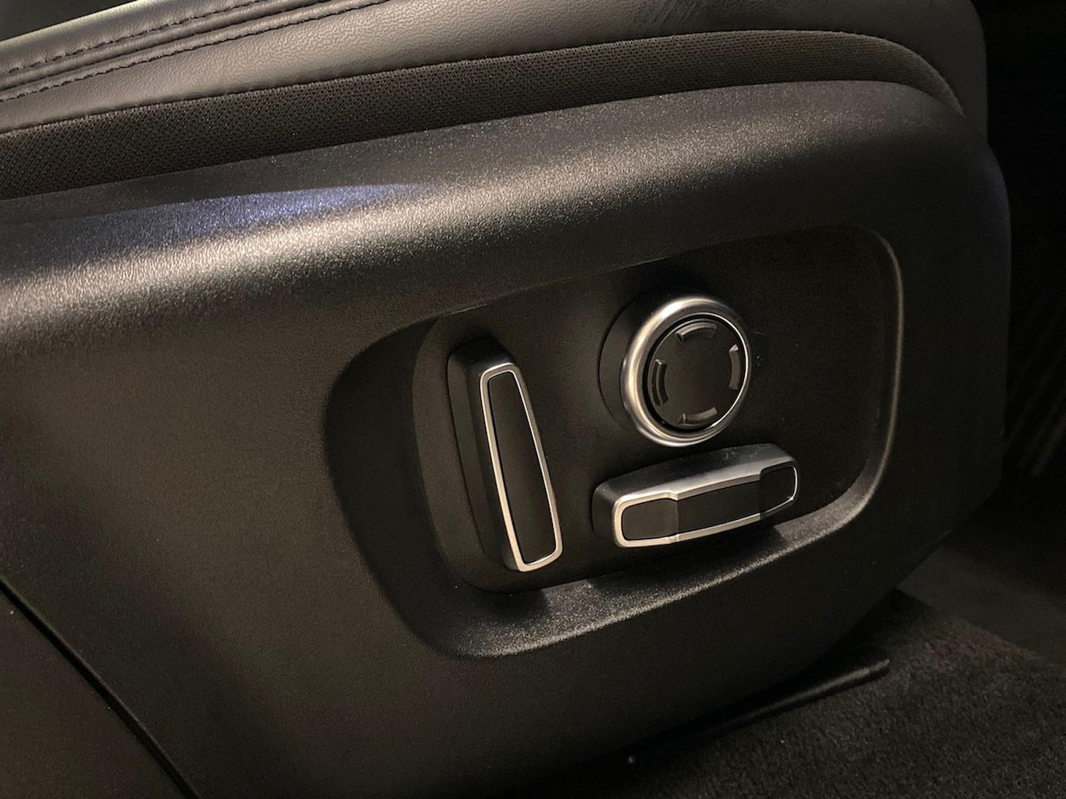 Used Land Rover Range Rover Evoque 2025 for sale - 76893310: Photo 36