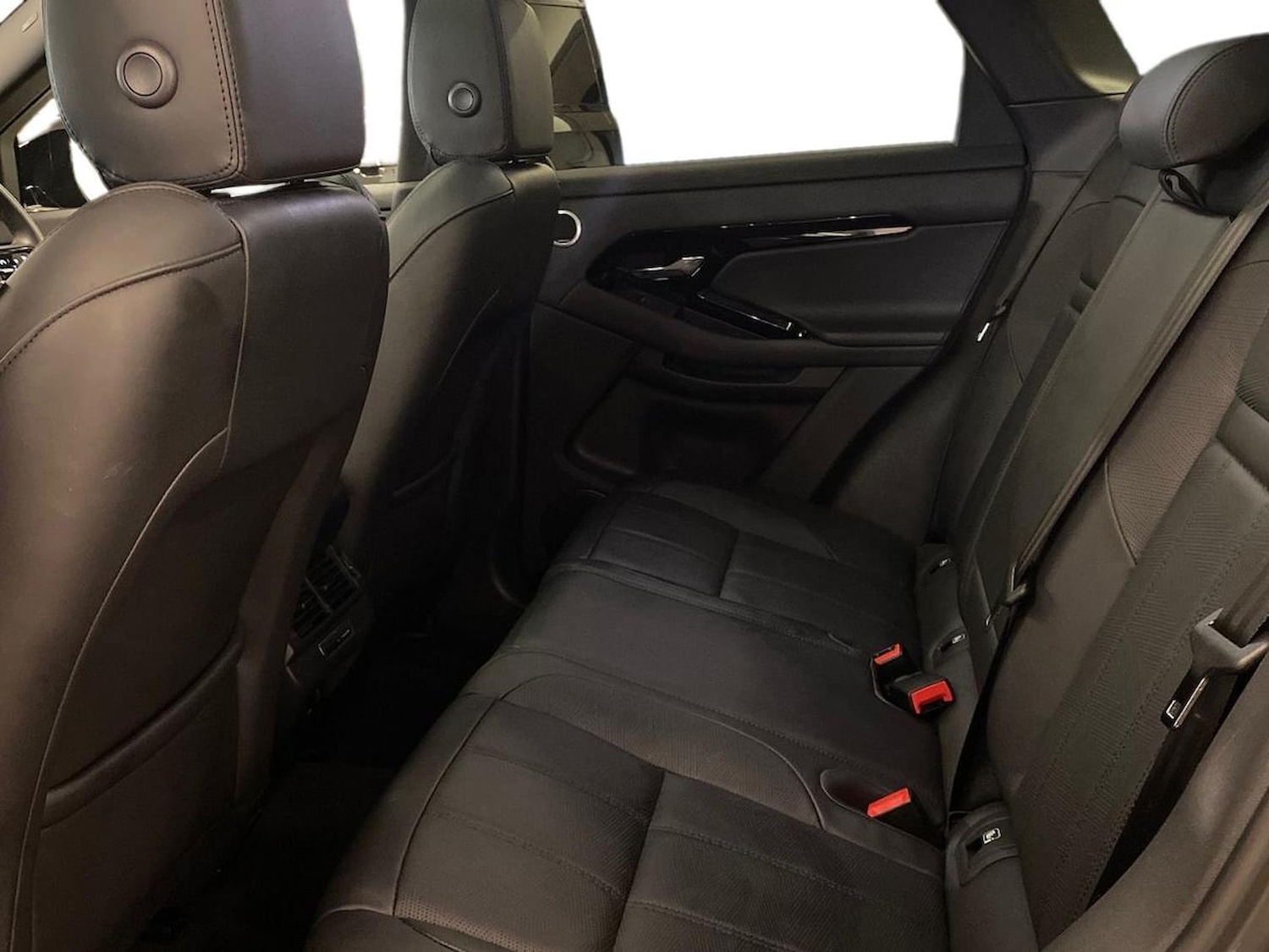 Used Land Rover Range Rover Evoque 2025 for sale - 76893310: Photo 4