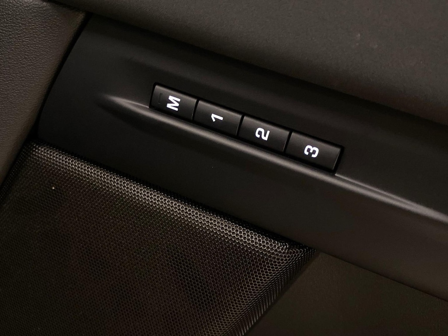 Used Land Rover Range Rover Evoque 2025 for sale - 76605540: Photo 25