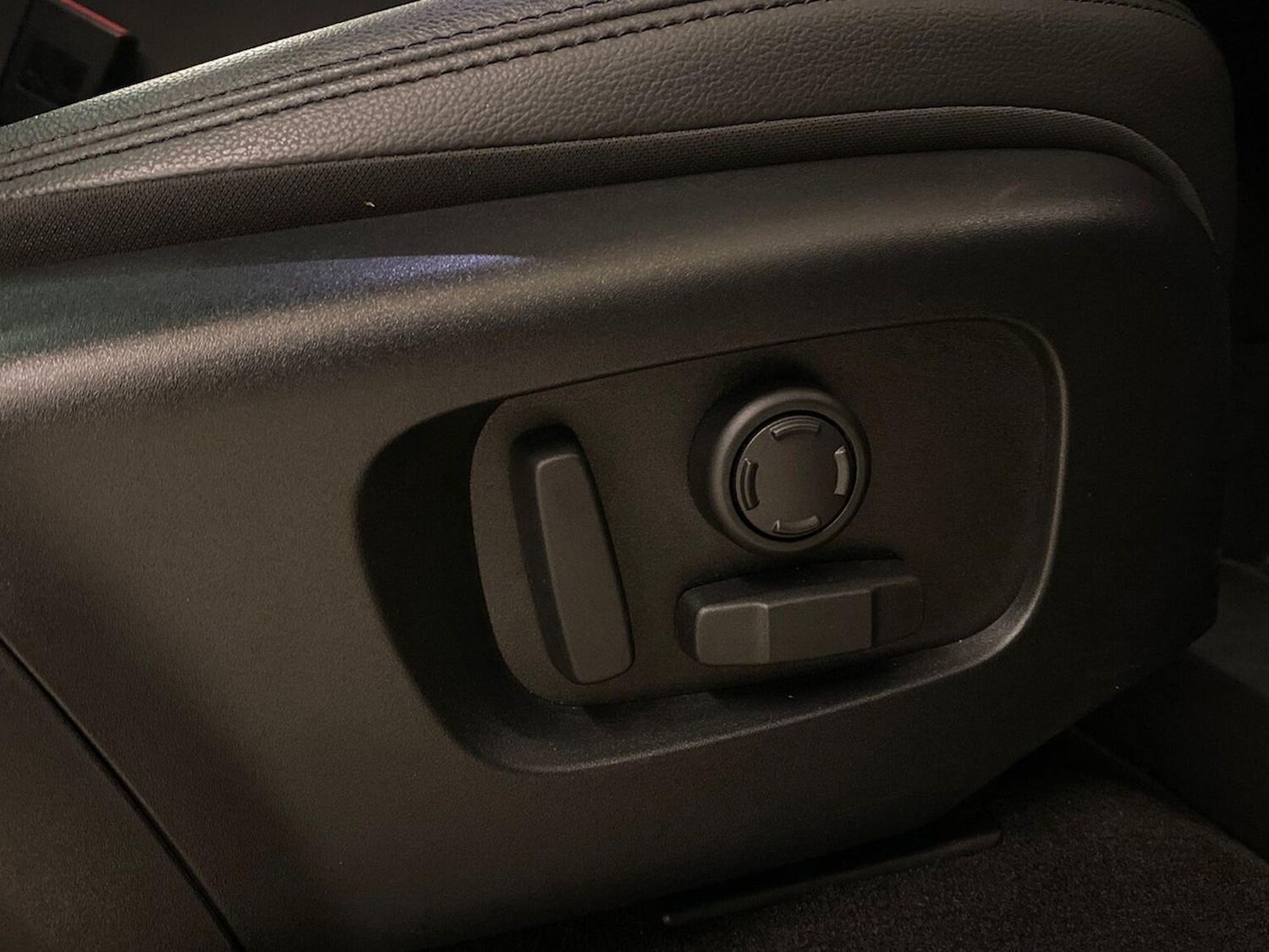 Used Land Rover Range Rover Evoque 2025 for sale - 76605540: Photo 33