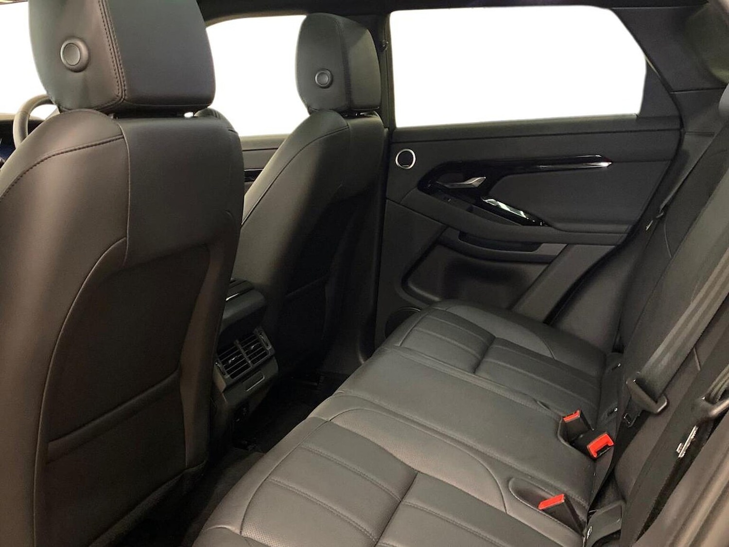 Used Land Rover Range Rover Evoque 2025 for sale - 76605540: Photo 4