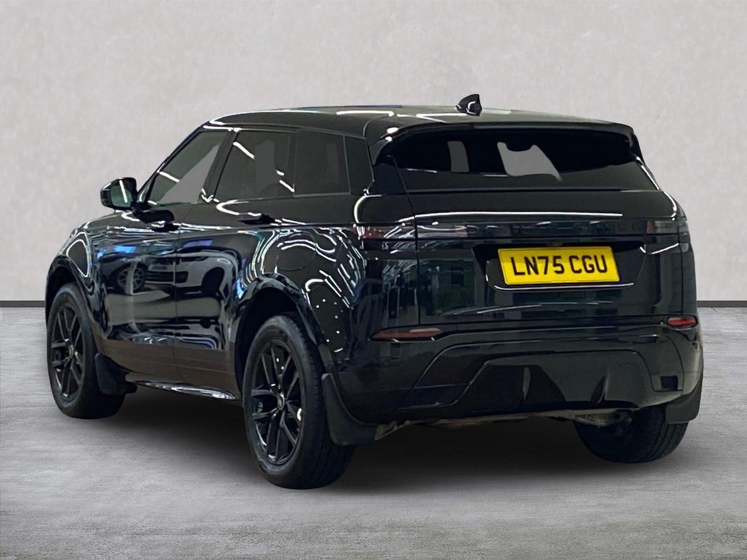 Used Land Rover Range Rover Evoque 2025 for sale - 78191557: Photo 2