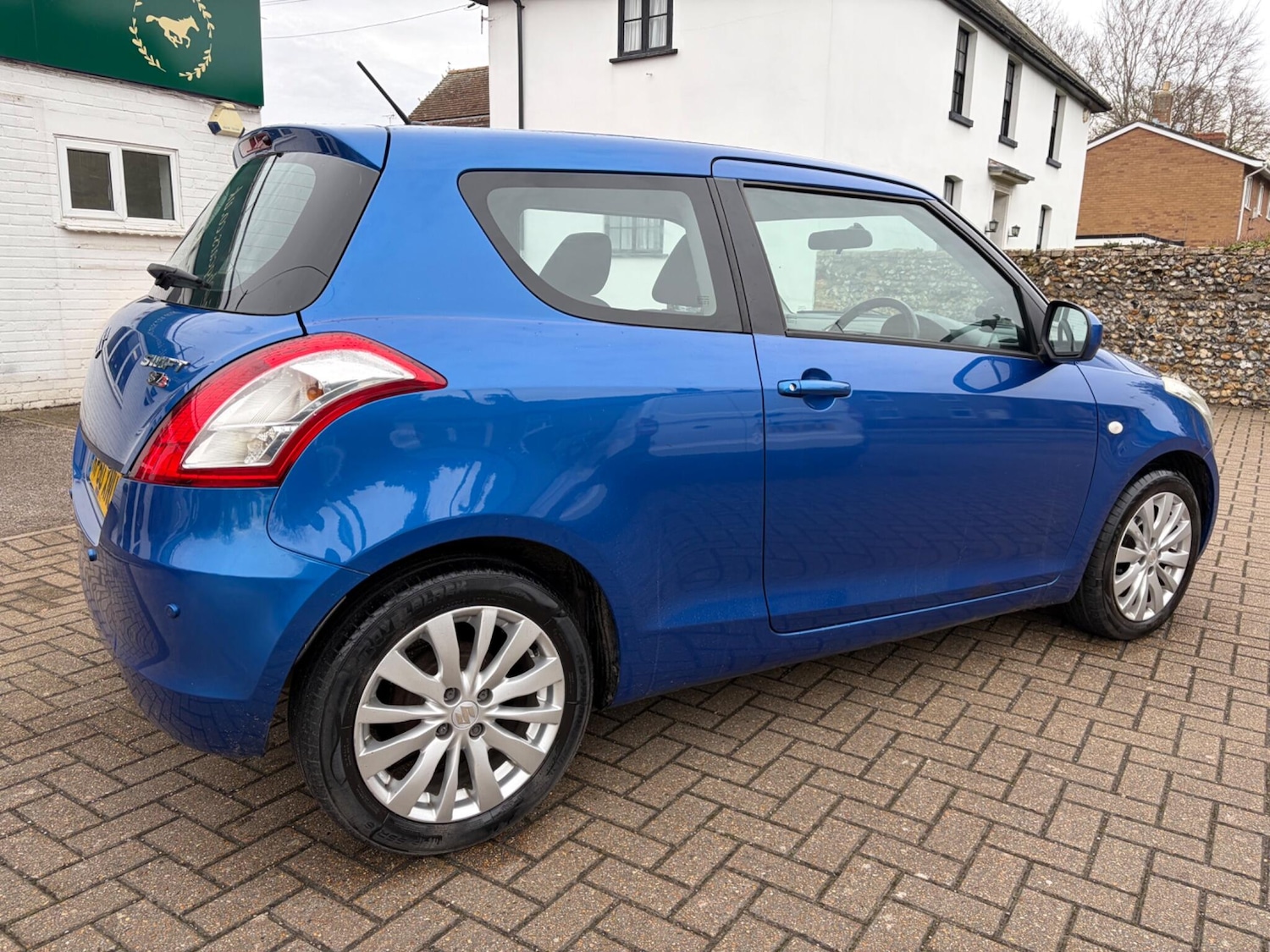 Used Suzuki Swift 2010 for sale - 77647492: Photo 10