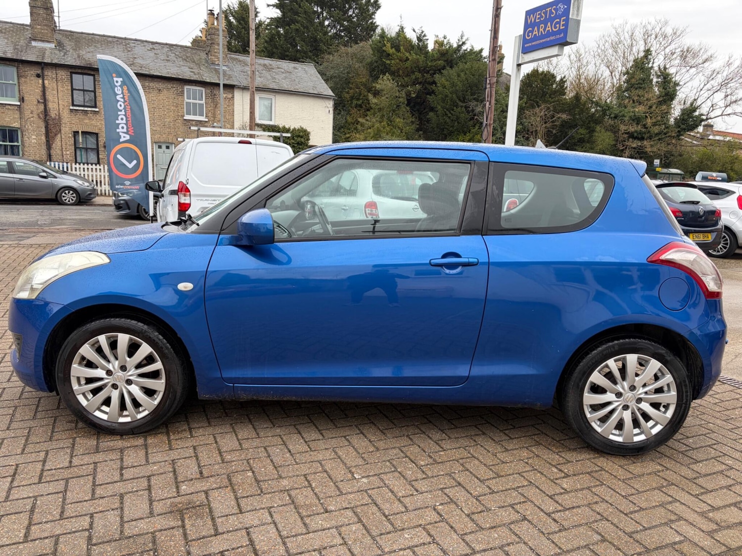 Used Suzuki Swift 2010 for sale - 77647492: Photo 8