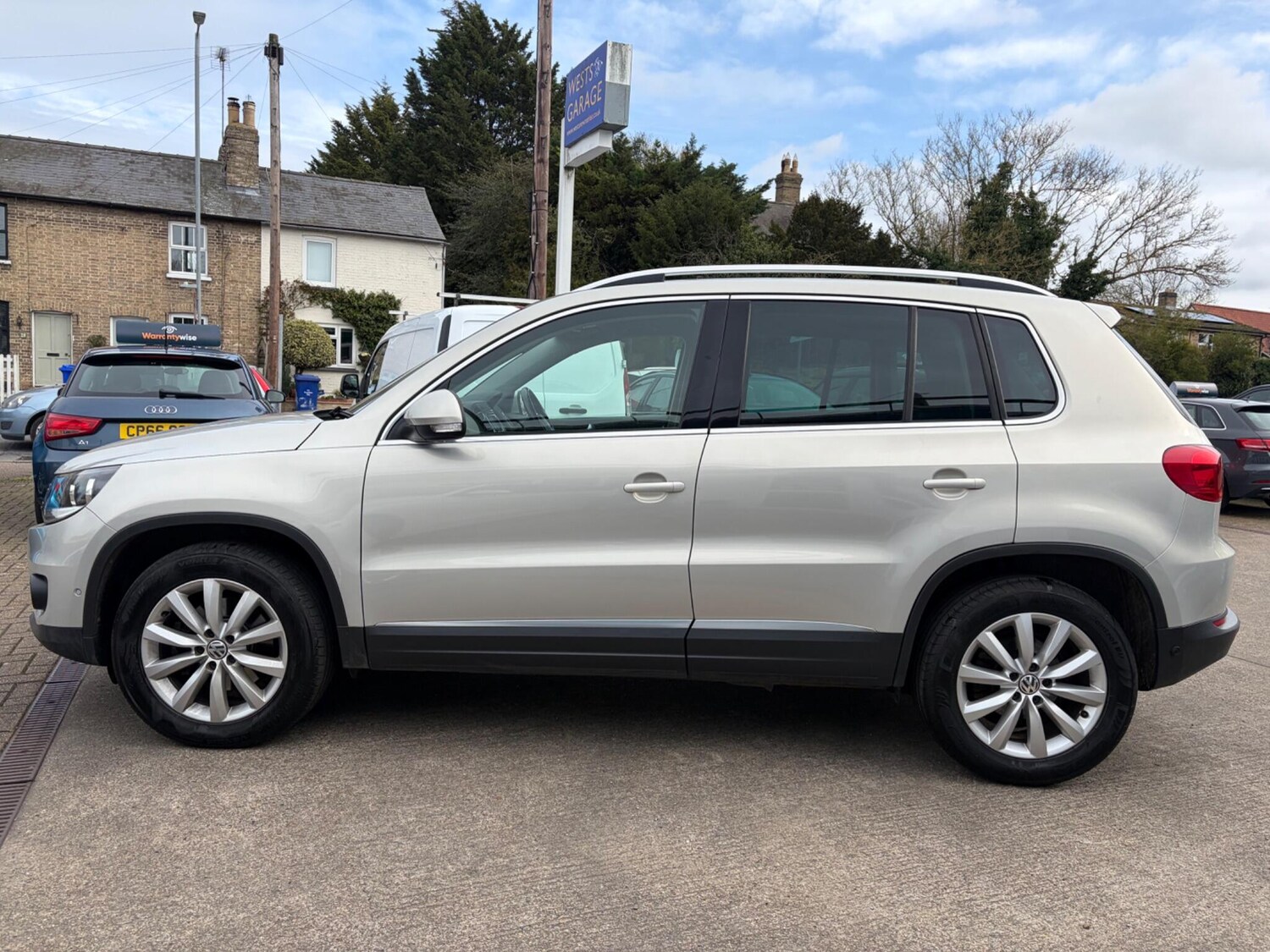 Used Volkswagen Tiguan for sale - 78111660: Photo 9