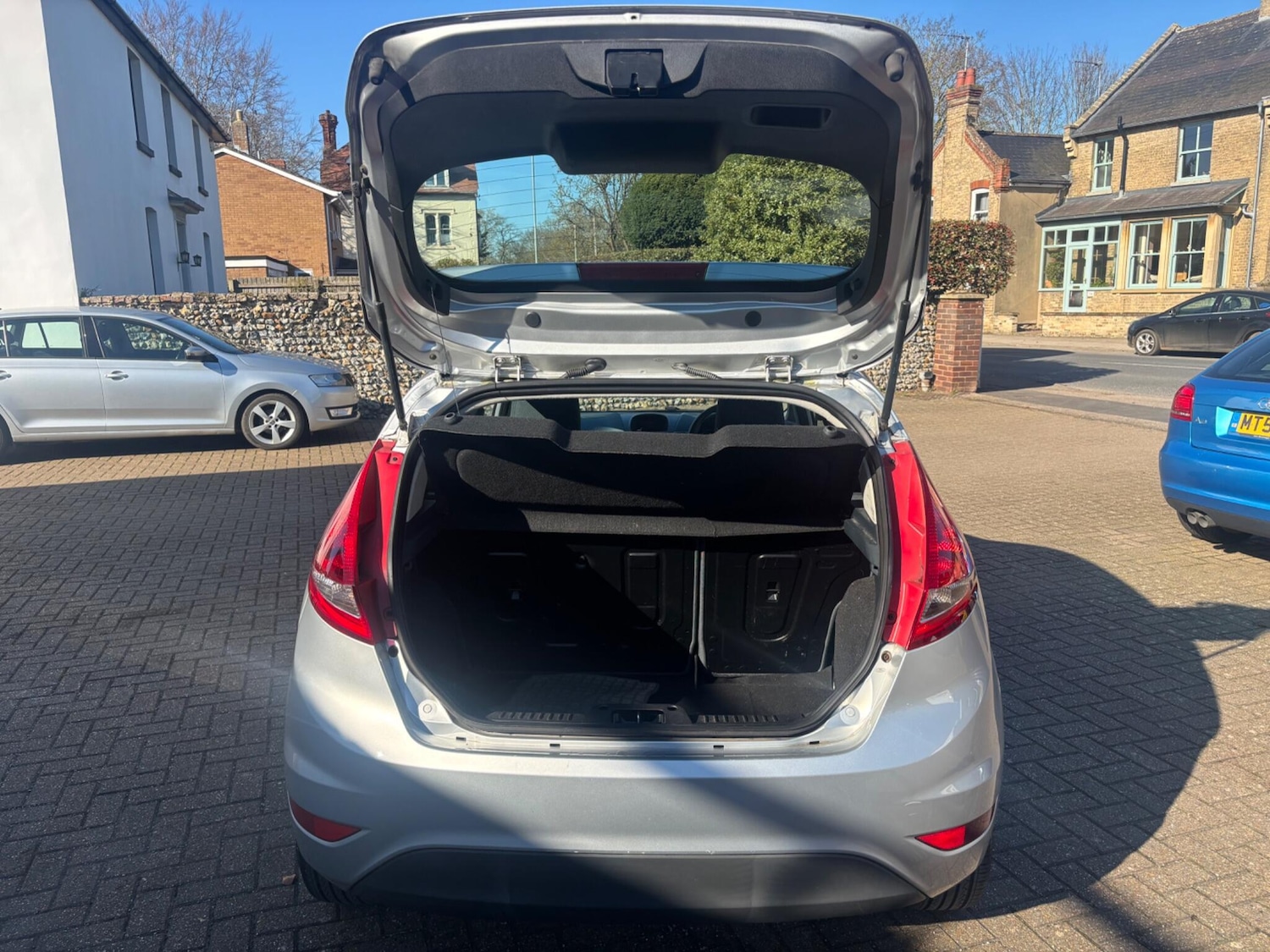 Used Ford Fiesta 2010 for sale - 77942190: Photo 10