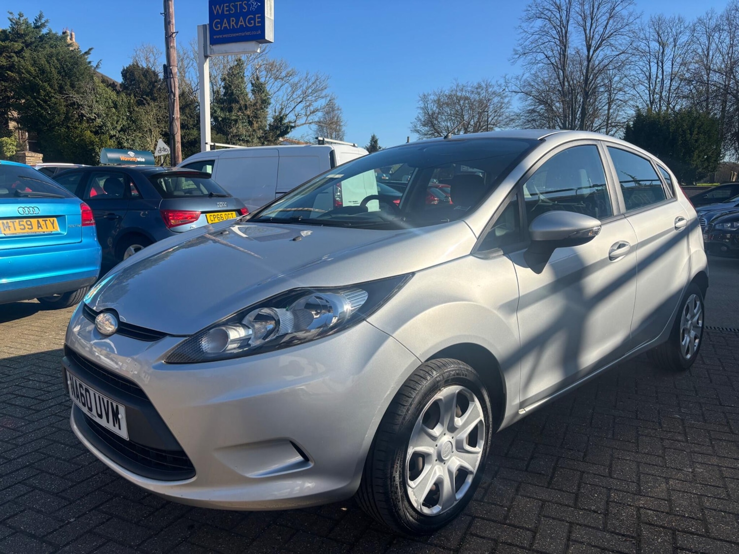 Used Ford Fiesta 2010 for sale - 77942190: Photo 2