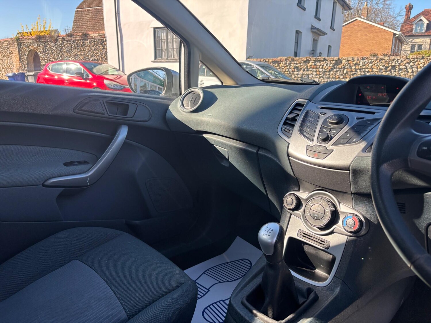 Used Ford Fiesta 2010 for sale - 77942190: Photo 27