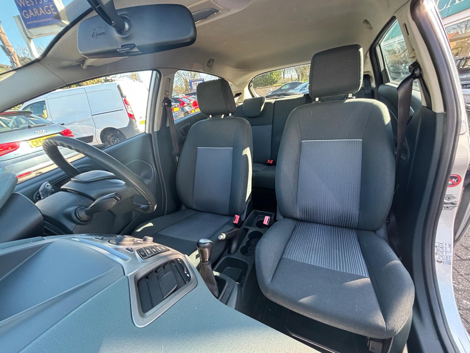 Used Ford Fiesta 2010 for sale - 77942190: Photo 28