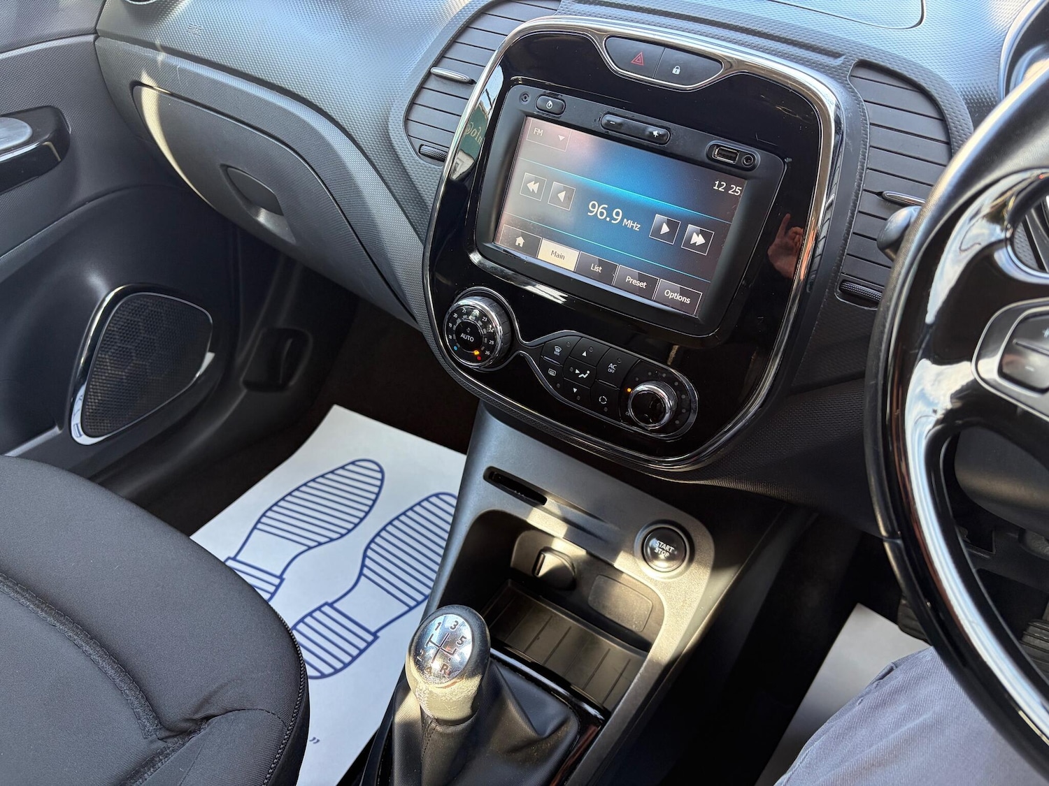 Used Renault Captur 2015 for sale - 77647485: Photo 24