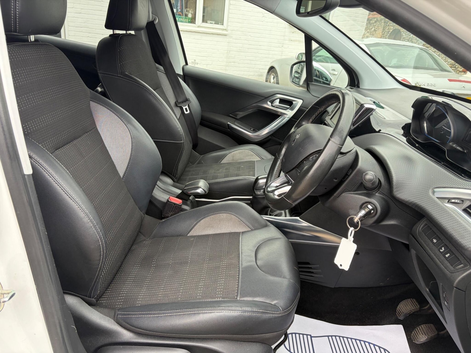 Used Peugeot 2008 2014 for sale - 78098366: Photo 14