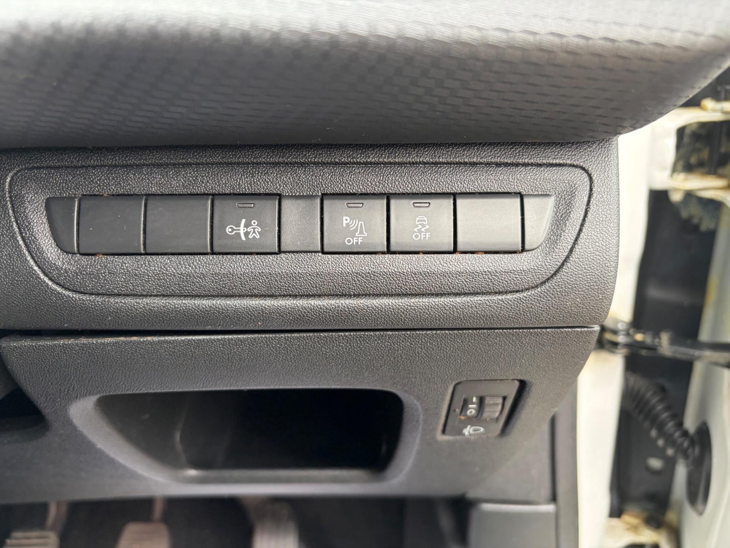 Used Peugeot 2008 2014 for sale - 78098366: Photo 18