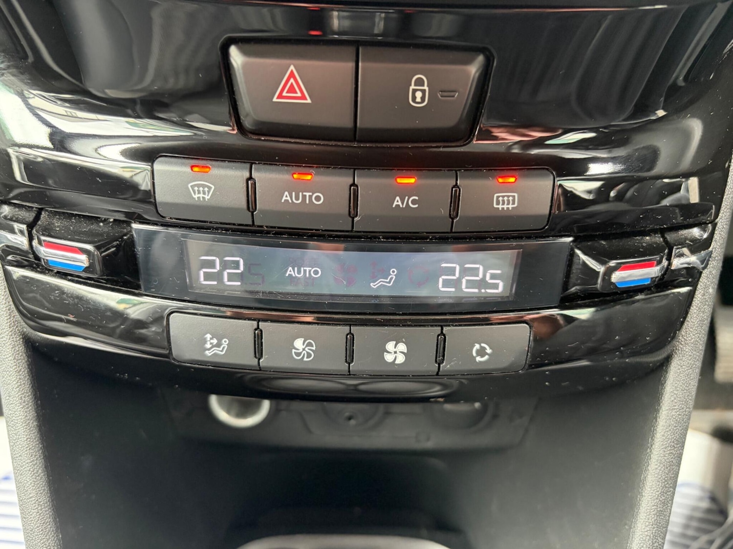 Used Peugeot 2008 2014 for sale - 78098366: Photo 22