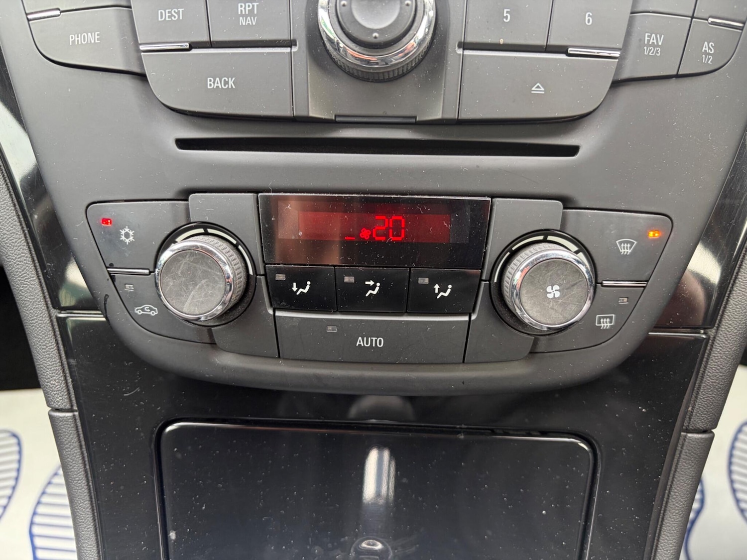 Used Vauxhall Insignia 2013 for sale - 77647488: Photo 33