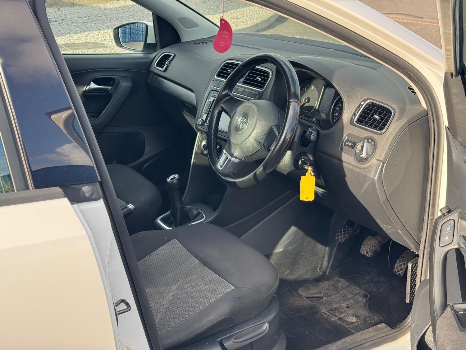 Used Volkswagen Polo 2011 for sale - 76393766: Photo 13