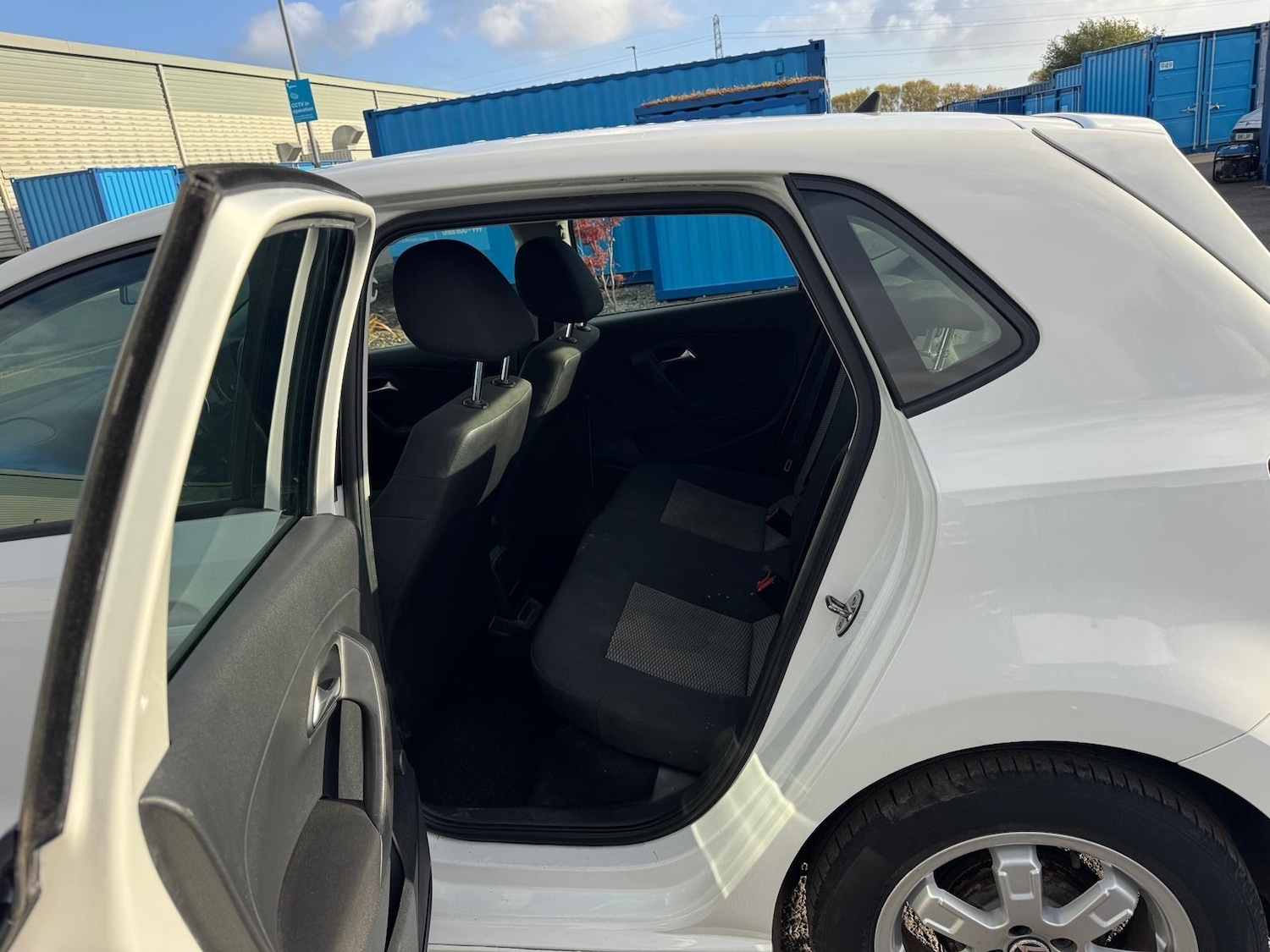 Used Volkswagen Polo 2011 for sale - 76393766: Photo 15