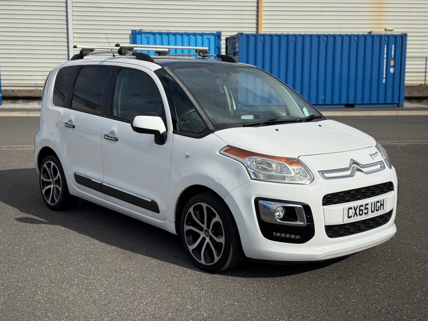 Used Citroen C3 Picasso 2015 for sale - 76177641: Photo 2