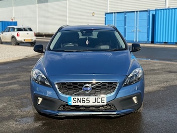 Used Volvo V40 2015 for sale - 77477015: Photo