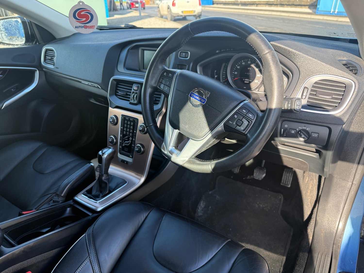 Used Volvo V40 2015 for sale - 77477015: Photo 21