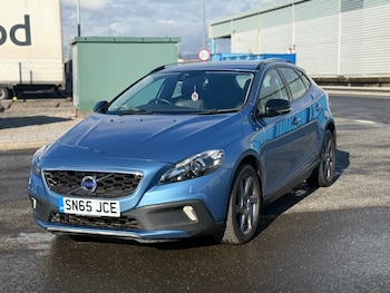 Used Volvo V40 2015 for sale - 77477015: Photo