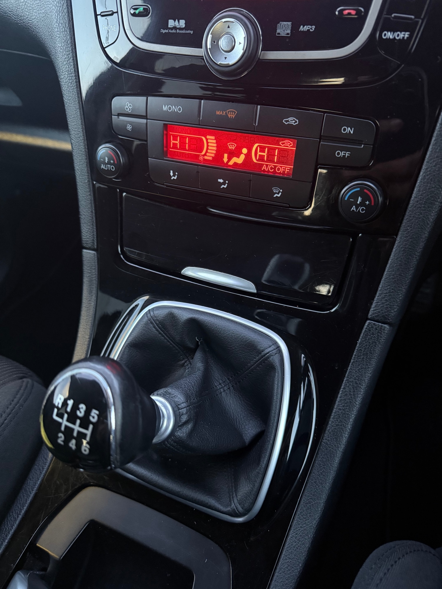 Used Ford S-Max 2015 for sale - 77085463: Photo 21