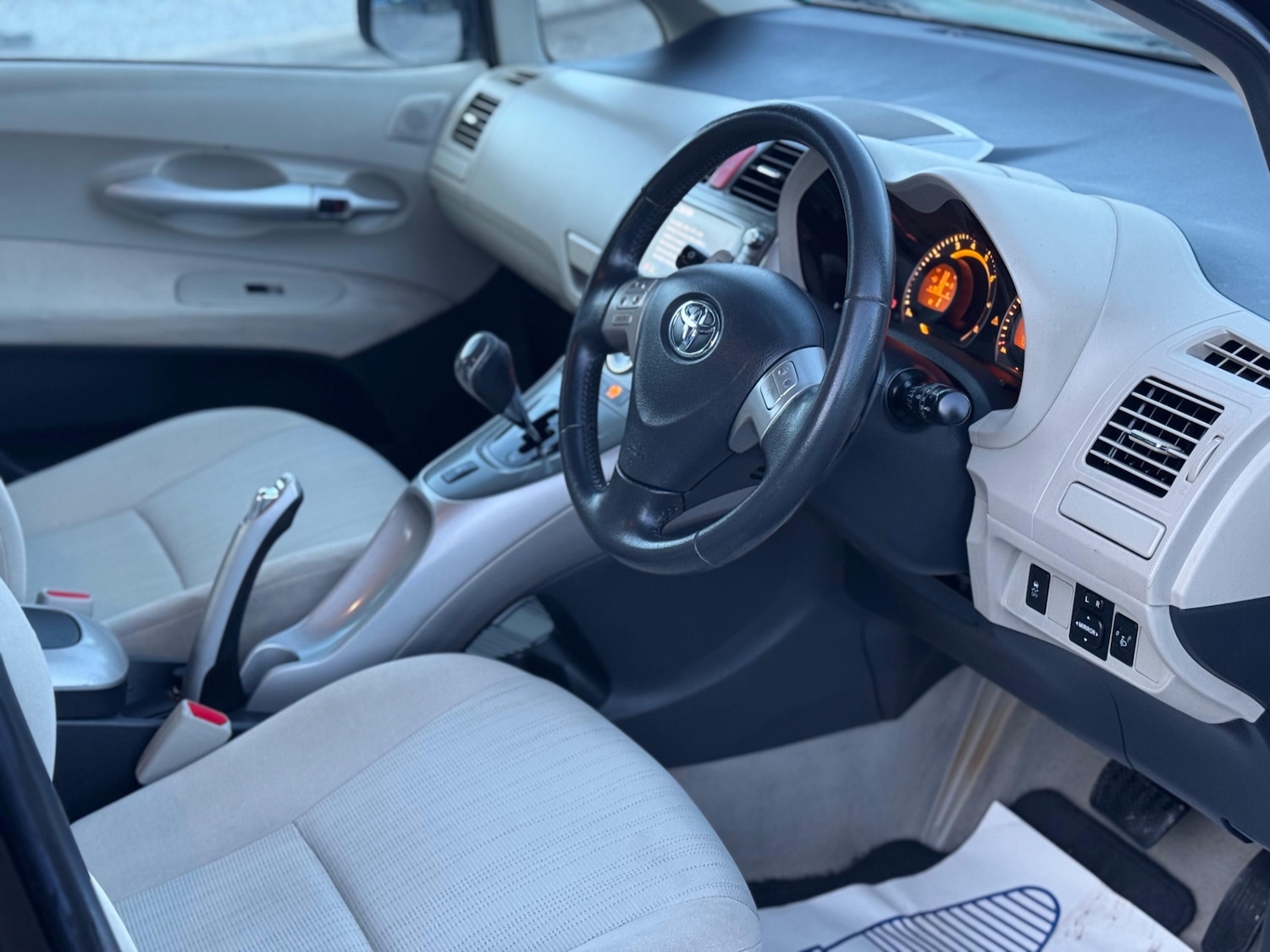 Used Toyota Auris 2008 for sale - 77573686: Photo 5