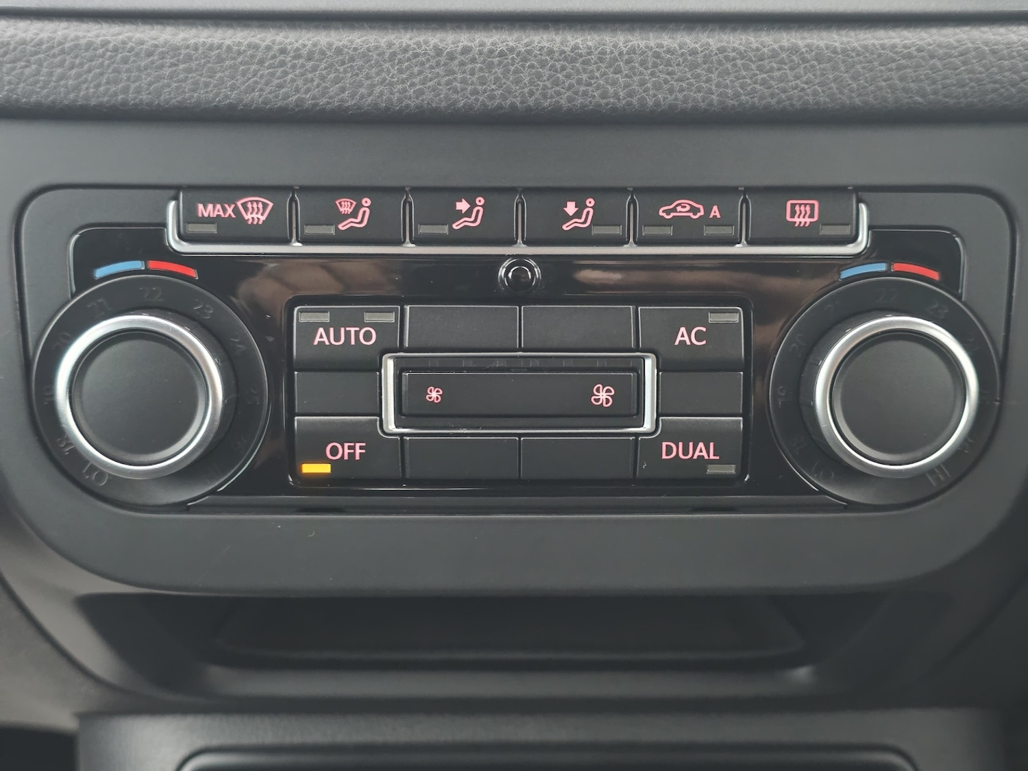 Used Volkswagen Tiguan 2011 for sale - 76172823: Photo 26