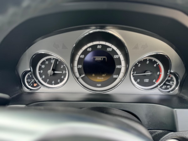 Used Mercedes-Benz E-Class 2011 for sale - 75325843: Photo 12