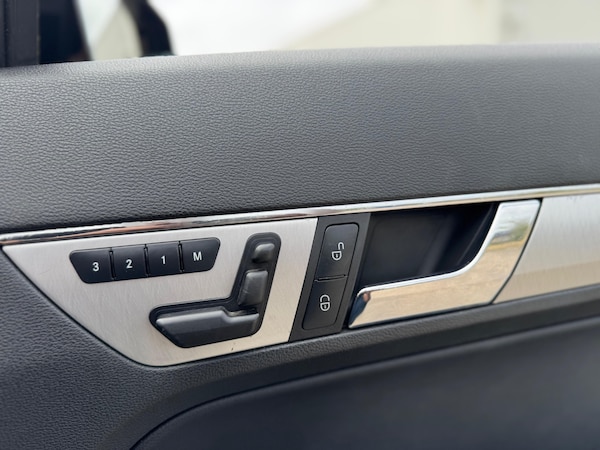 Used Mercedes-Benz E-Class 2011 for sale - 75325843: Photo 27