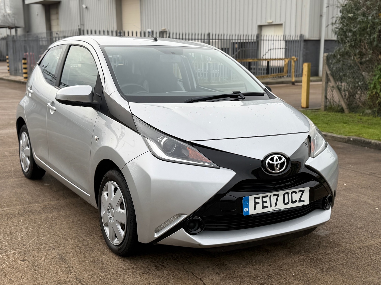 Used Toyota AYGO 2017 for sale - 76861951: Photo 2