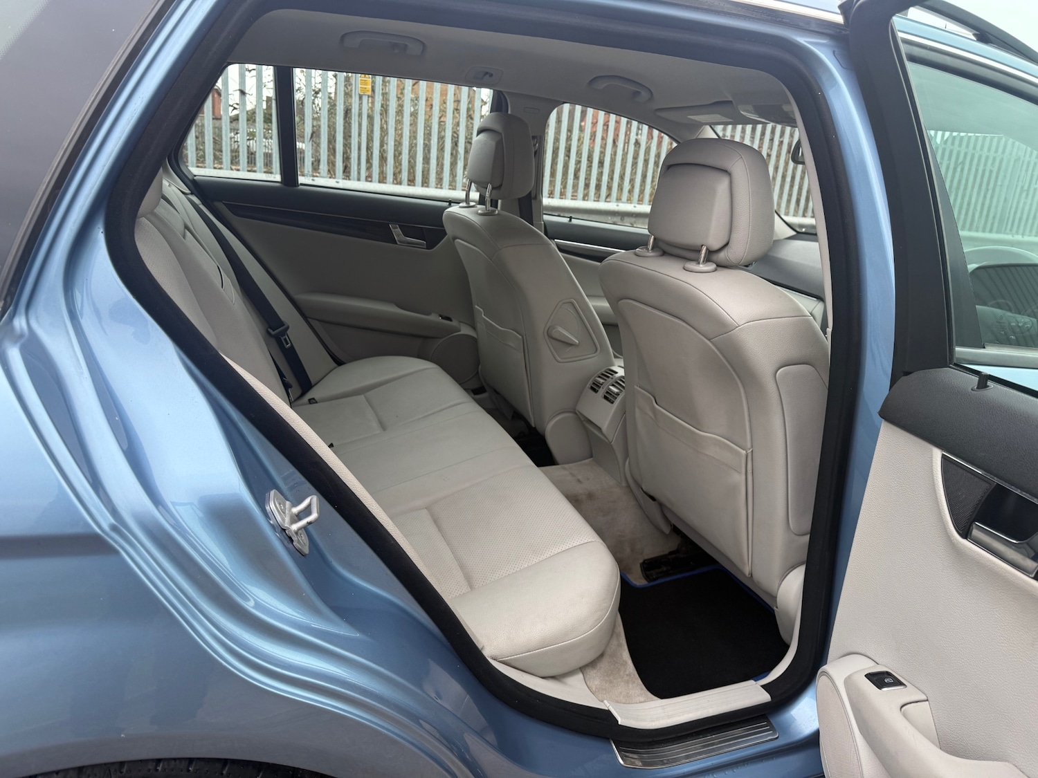 Used Mercedes-Benz C Class 2010 for sale - 77398713: Photo 18