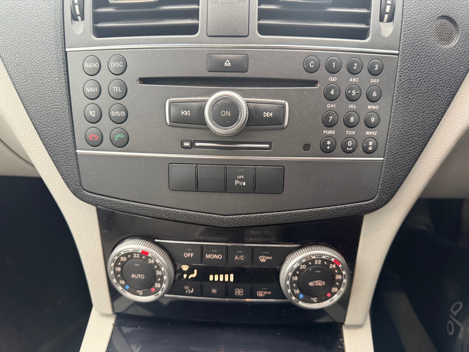 Used Mercedes-Benz C Class 2010 for sale - 77398713: Photo 25