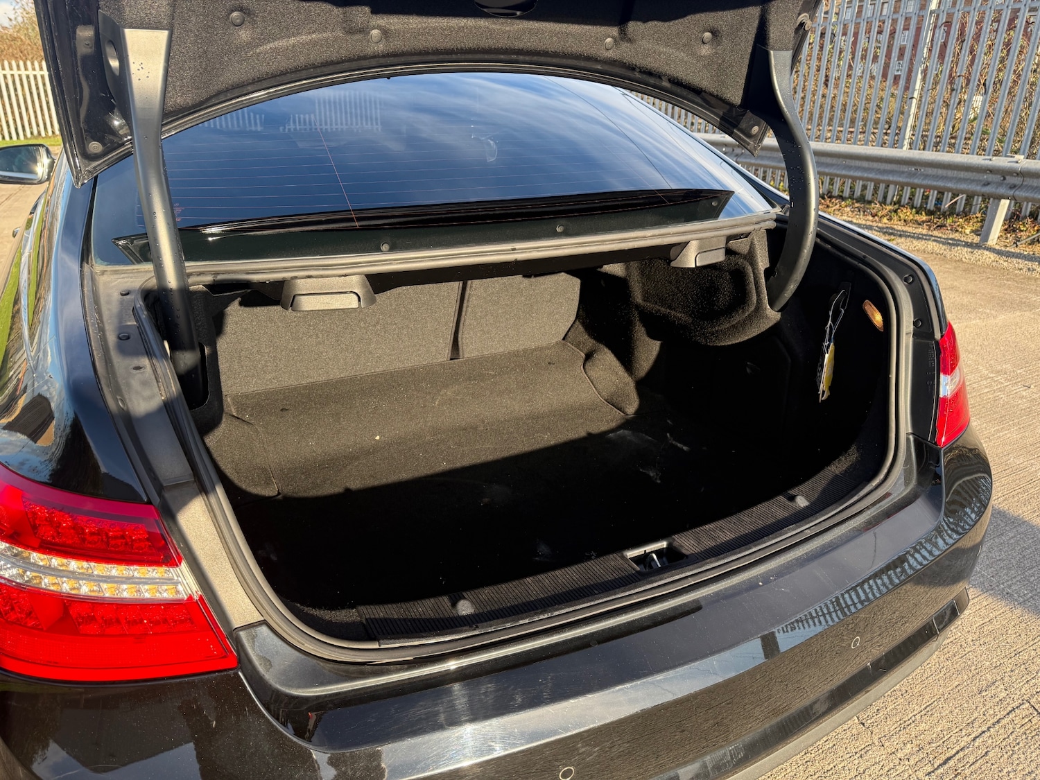 Used Mercedes-Benz E Class 2009 for sale - 77447865: Photo 18