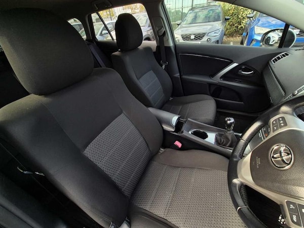 Used Toyota Avensis 2012 for sale - 76222675: Photo 38