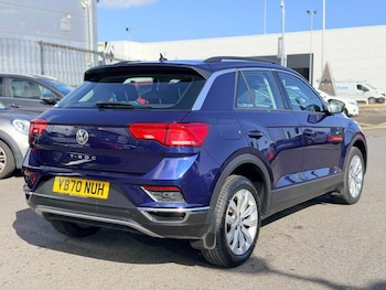 Used Volkswagen T-Roc 2020 for sale - 78166216: Photo