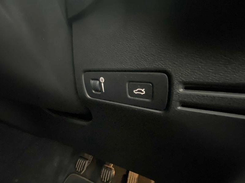 Used Volvo XC40 2019 for sale - 76782393: Photo 21